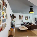 Urban Family Retreat Modern Apartment With Bbq