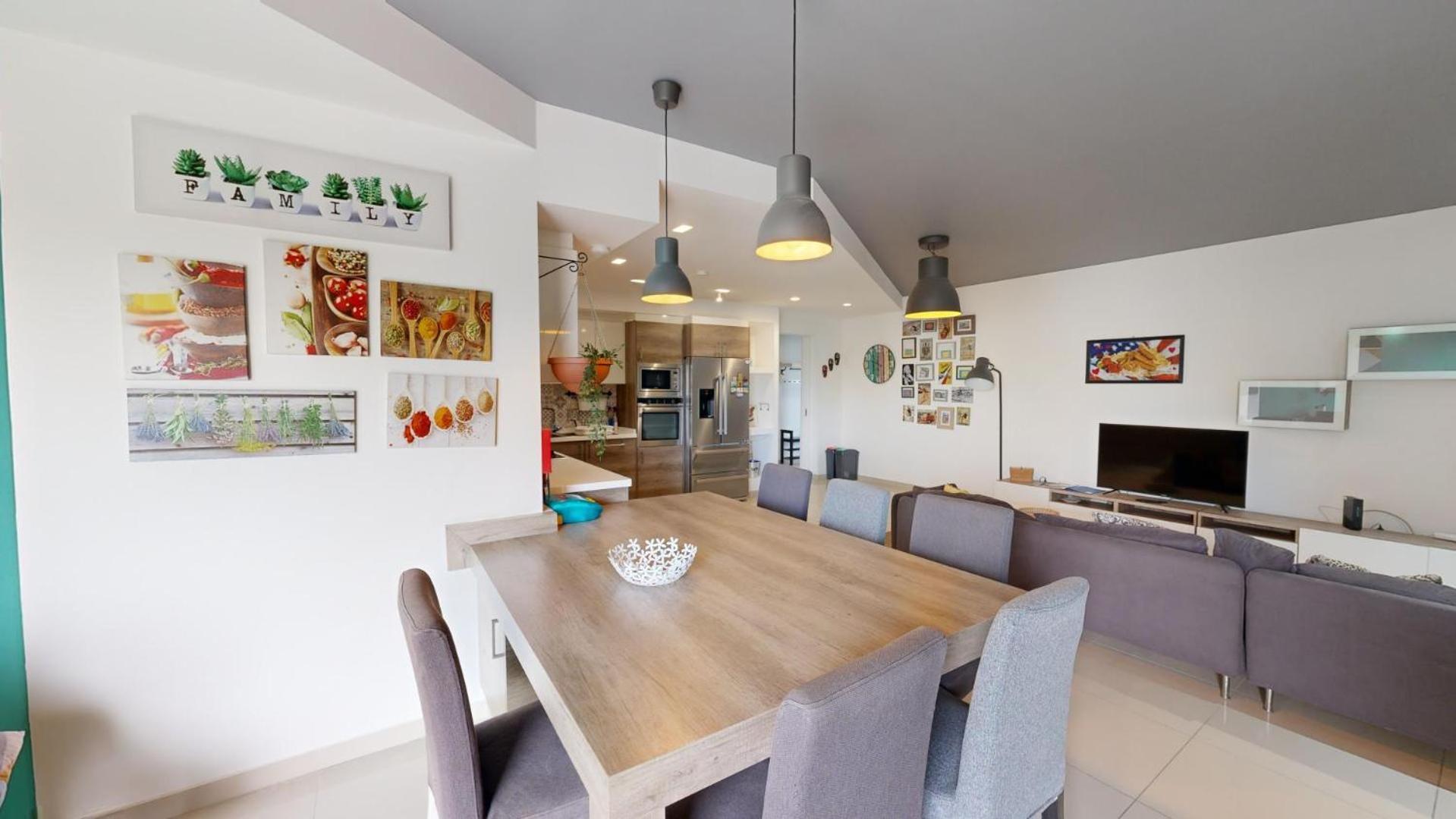 Urban Family Retreat Modern With Bbq