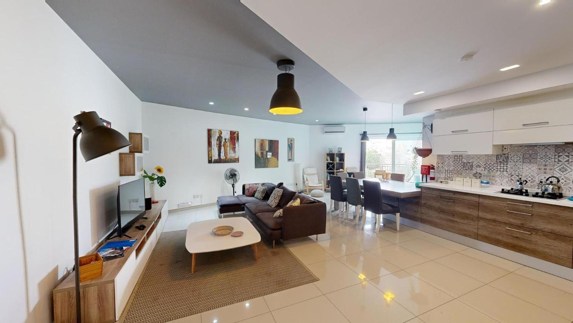 Urban Family Retreat Modern With Bbq Apartment *