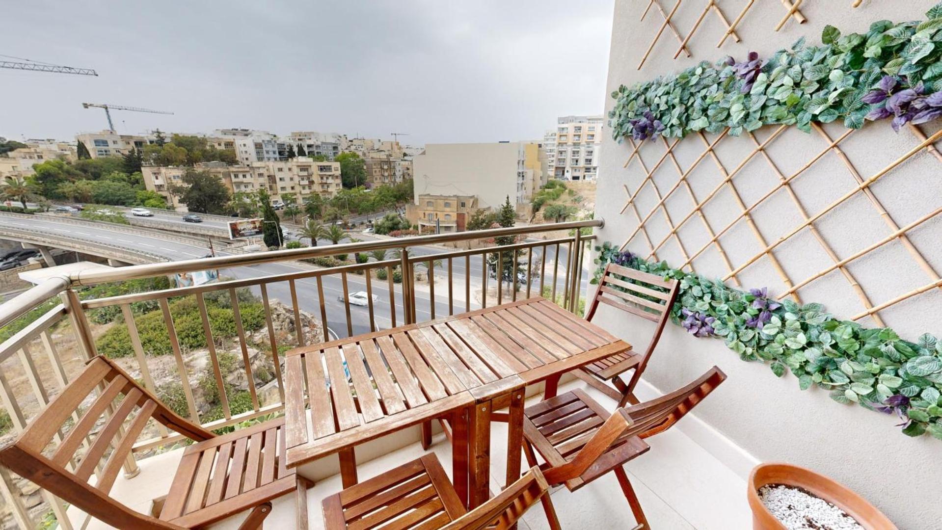 Urban Family Retreat Modern With Bbq Apartment Saint Julian's